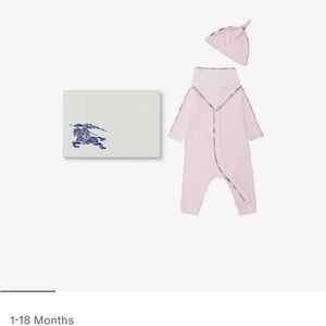 Burberry Stretch Cotton Three-piece
Baby Gift Set
